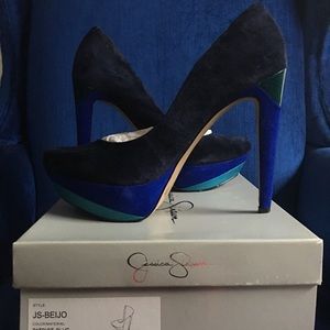 Jessica Simpson pumps